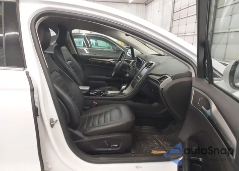 2015 Ford Fusion Se z USA, uszkodzony, nr VIN 3FA6P0HD2FR194901